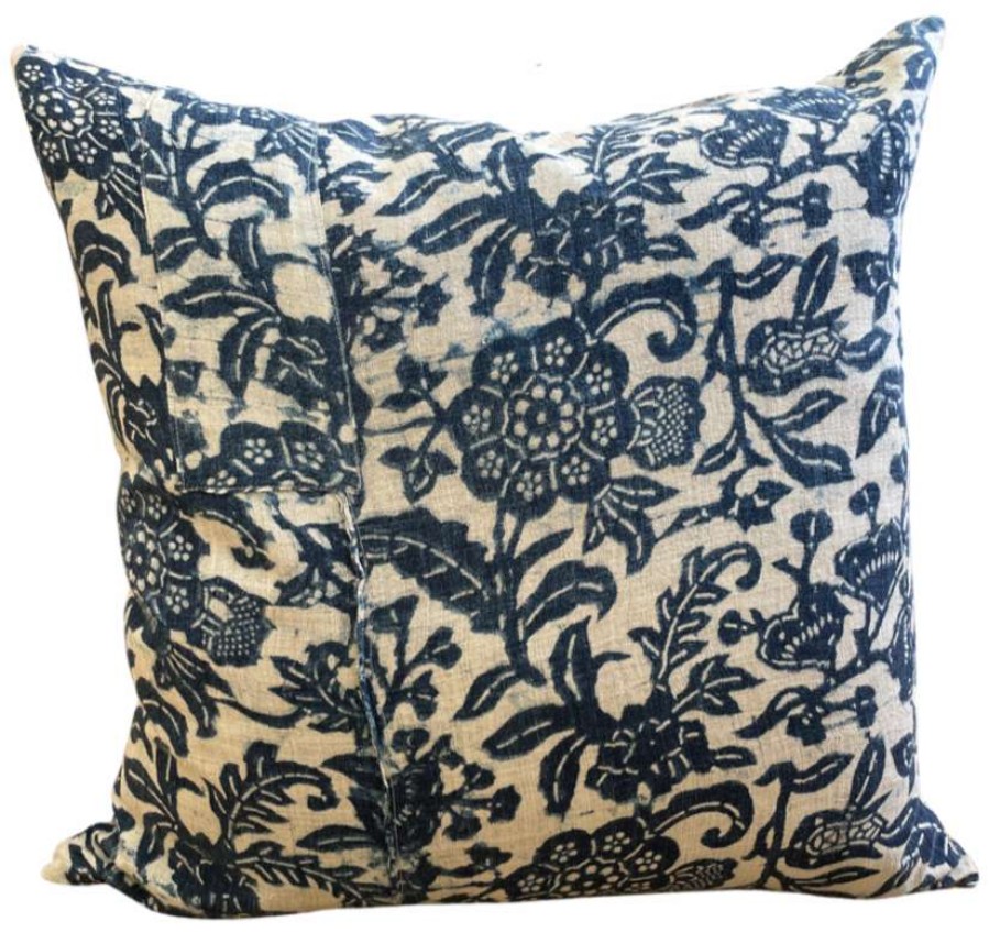 Pillows * | Well Made Home Indoor Hmong White And Indigo Floral Batik Pillow Cover Blue